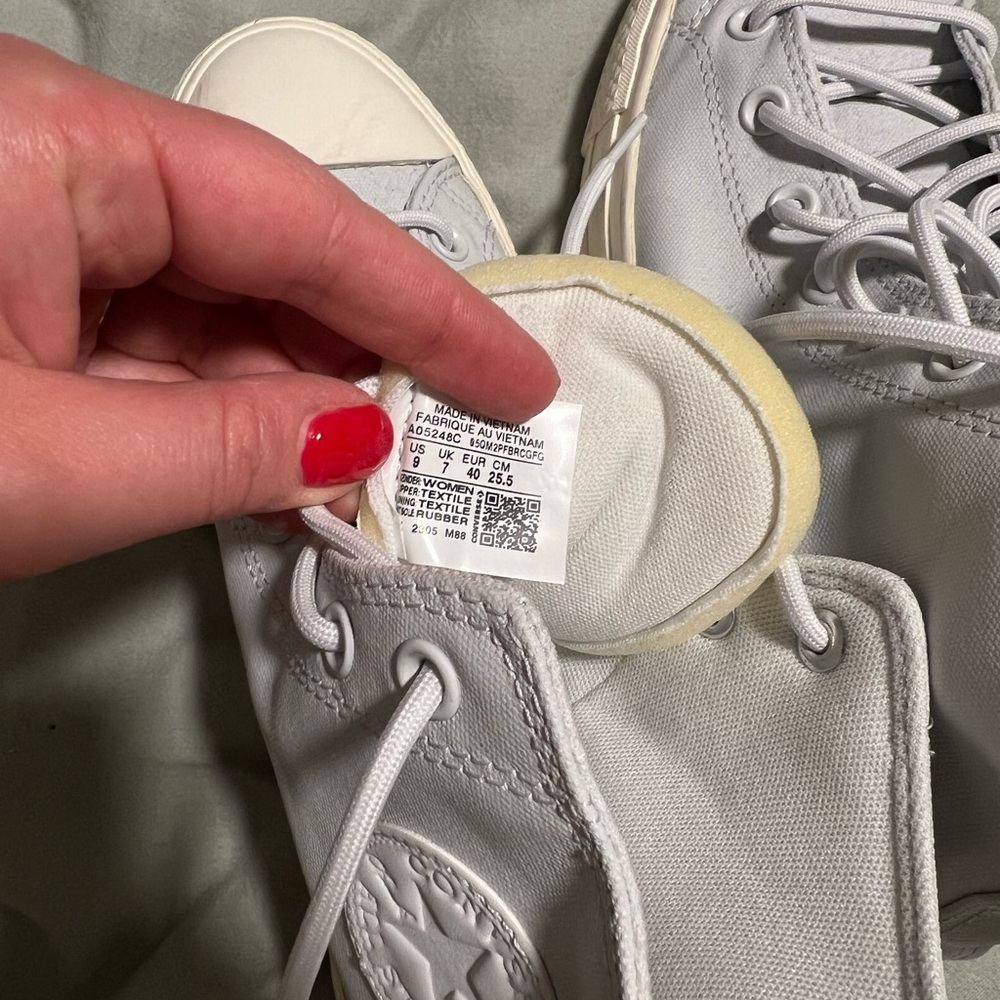 White leather Converse Platforms - Picture 2 of 5